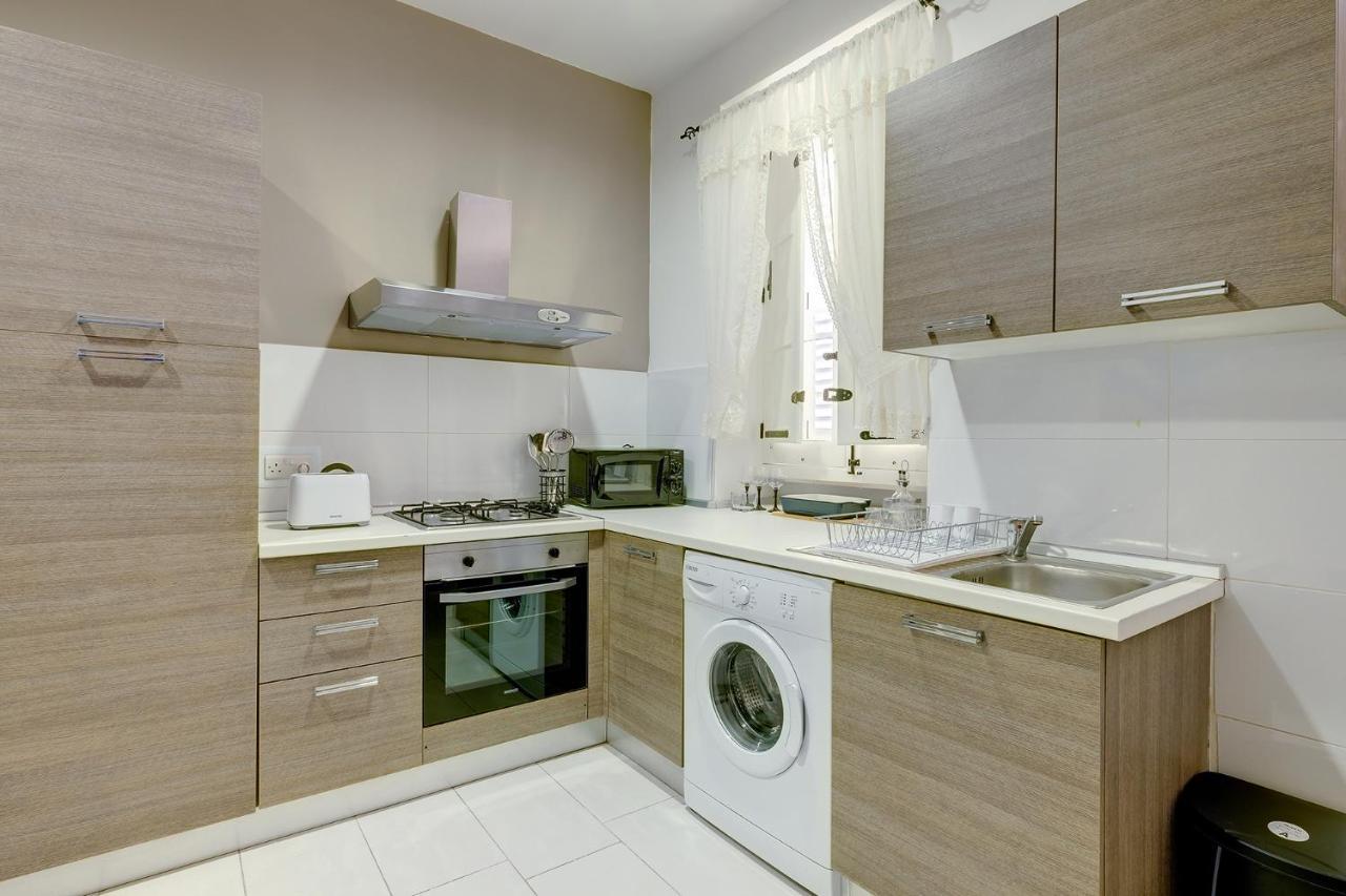 Modern 1Br Maisonette Steps From The Promenade سليمة المظهر الخارجي الصورة