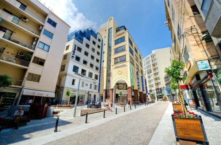 Modern 1Br Maisonette Steps From The Promenade سليمة المظهر الخارجي الصورة