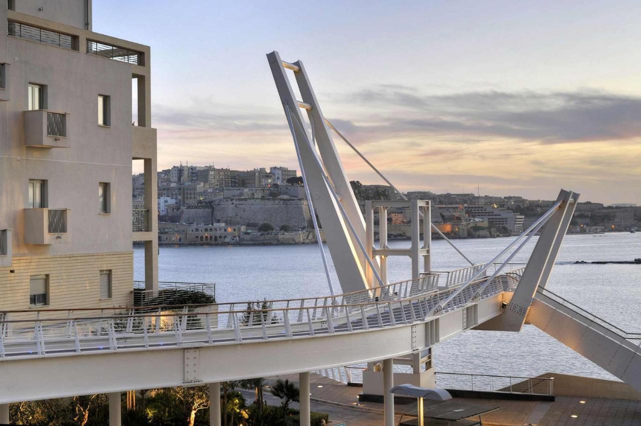 Modern 1Br Maisonette Steps From The Promenade سليمة المظهر الخارجي الصورة